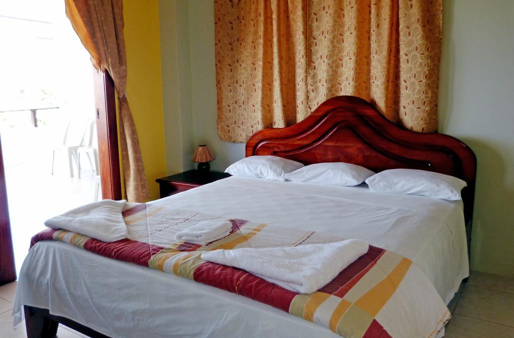 Casa Los Delfines Hotel Puerto Villamil Eksteriør billede