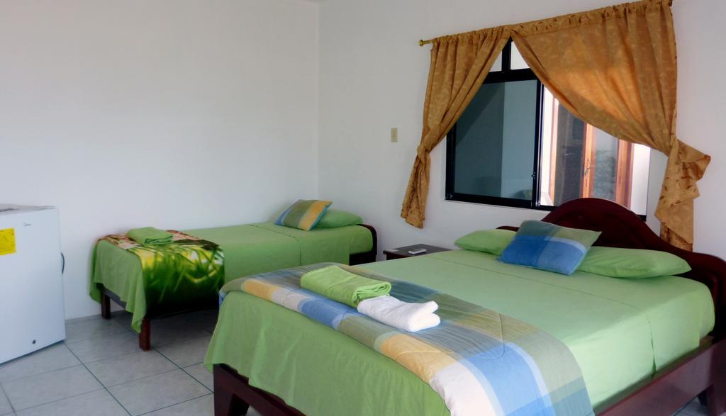 Casa Los Delfines Hotel Puerto Villamil Eksteriør billede